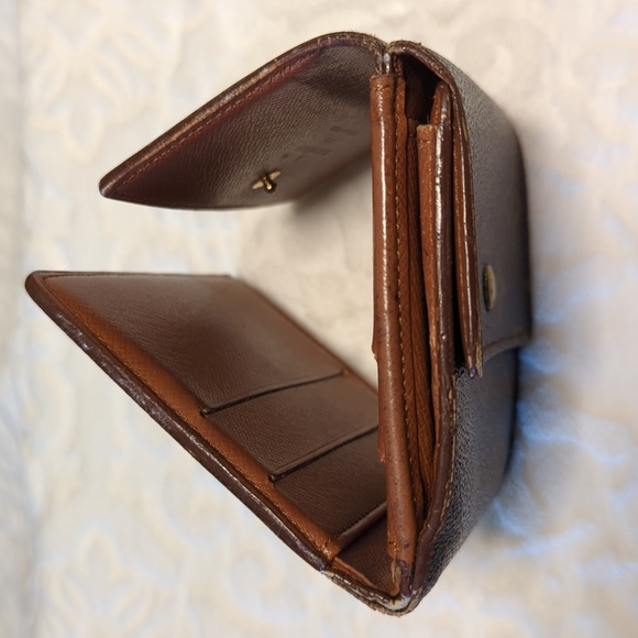 Louis Vuitton Monogram Compact Elise Wallet - Picture 12 of 15